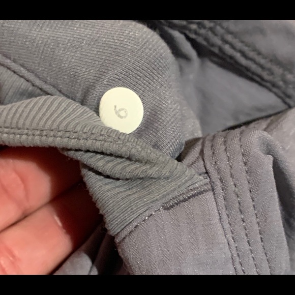 Lululemon grey studio crops - Picture 5 of 6